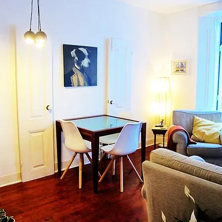 Calm Bright Flat Bairro Alto. Apartamento *